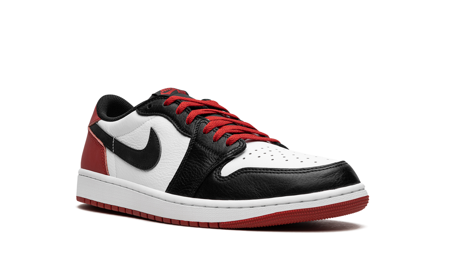 Jordan 1 Retro Low OG Black Toe (2023)