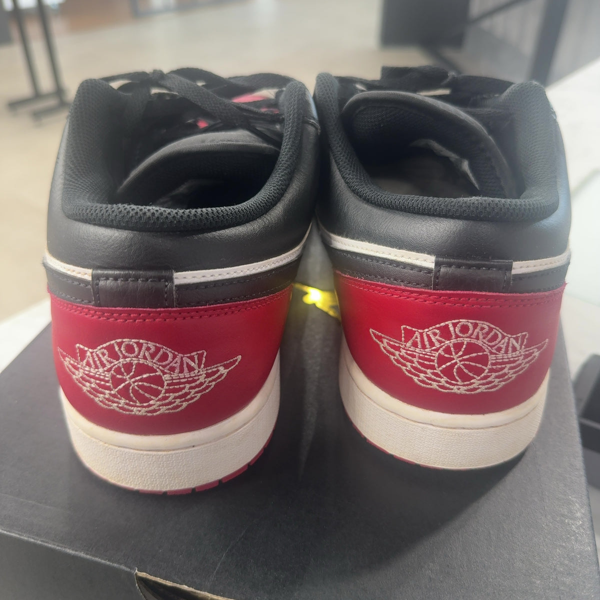 Jordan 1 Low Bred Toe