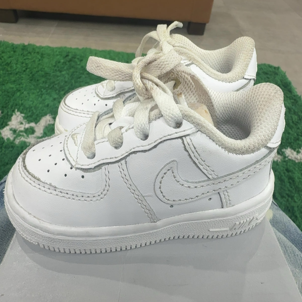 Nike Air Force 1 Low LE Triple White (TD)