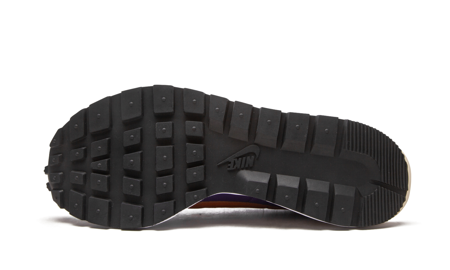 Nike Vaporwaffle sacai Dark Iris