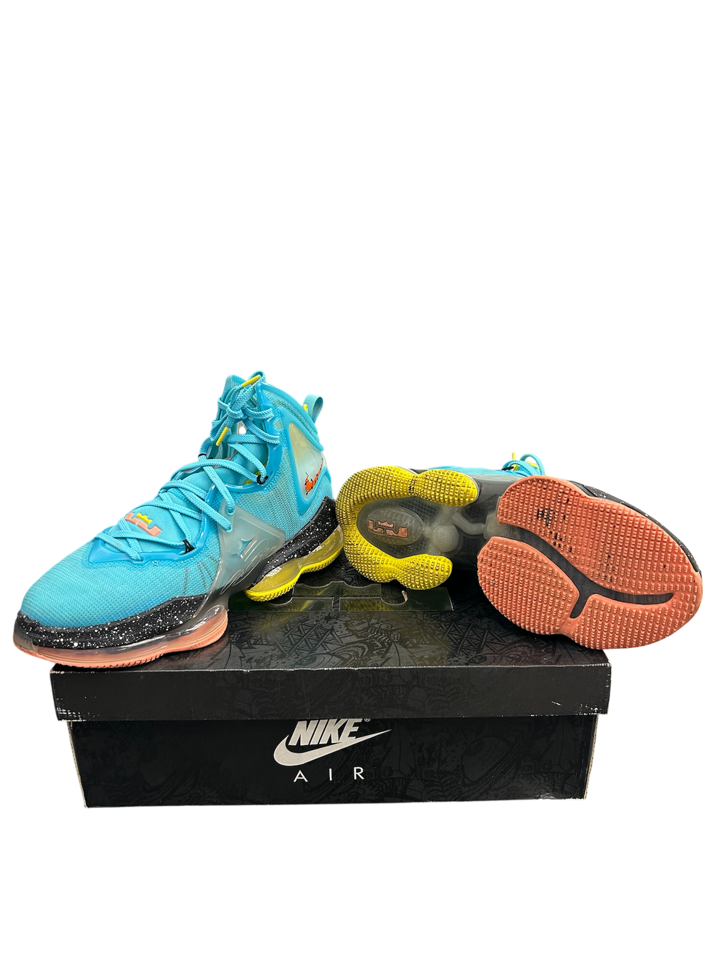 Nike Lebron 19 Christmas