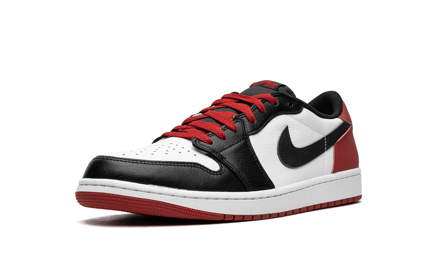Jordan 1 Retro Low OG Black Toe (2023)