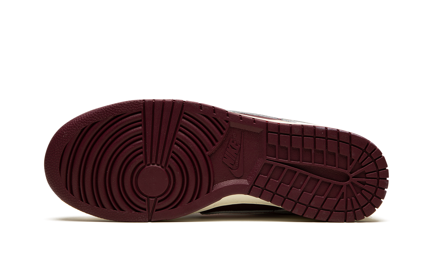Nike Dunk Low Retro PRM Valentine's Day (2023)