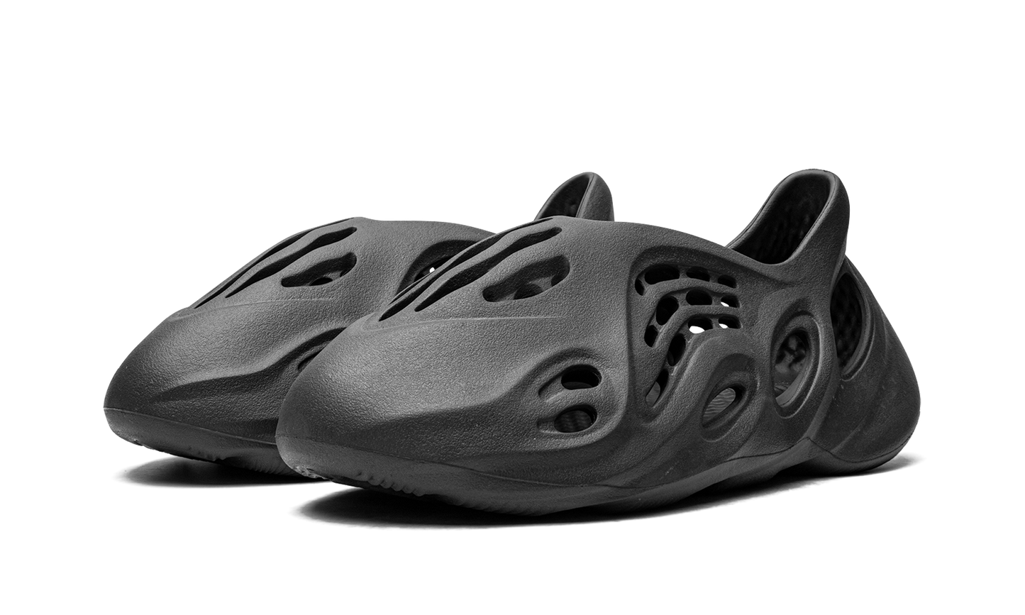adidas Yeezy Foam RNR Onyx