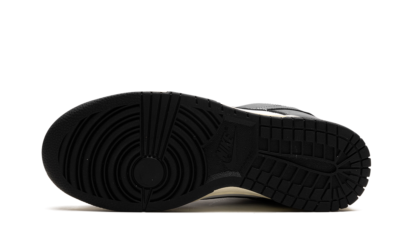 Nike Dunk Low Vintage Panda (Women's)