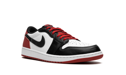 Jordan 1 Retro Low OG Black Toe (2023)