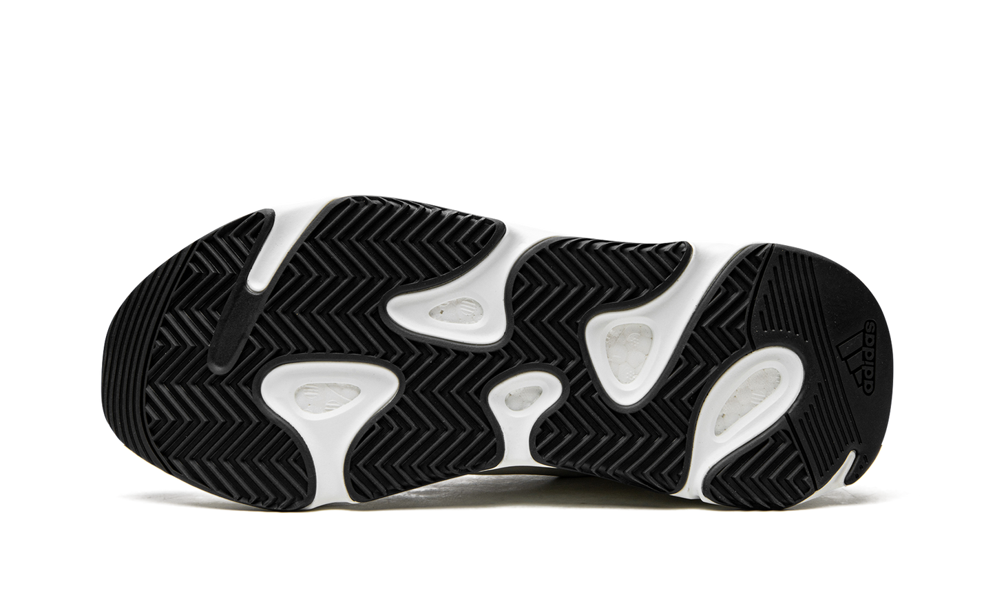 adidas Yeezy Boost 700 MNVN Laceless Analog