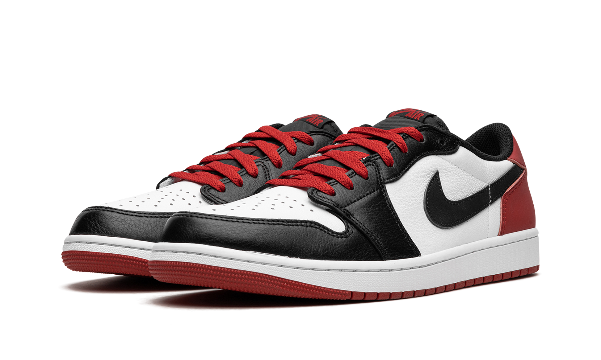 Jordan 1 Retro Low OG Black Toe (2023)